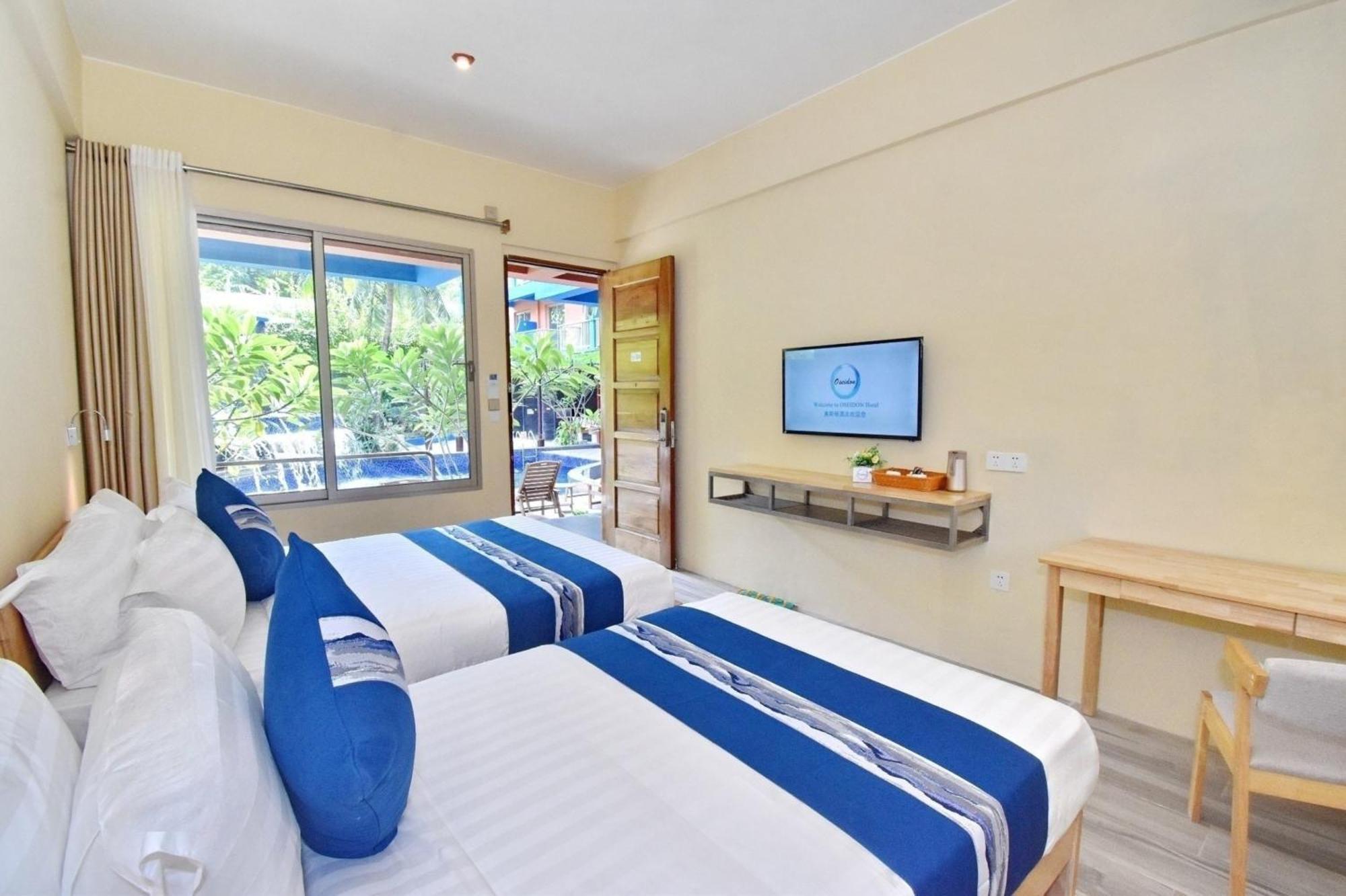 King Suite with Pool View